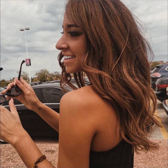 Meet your Posher, Andrea - Picture 1 of 1